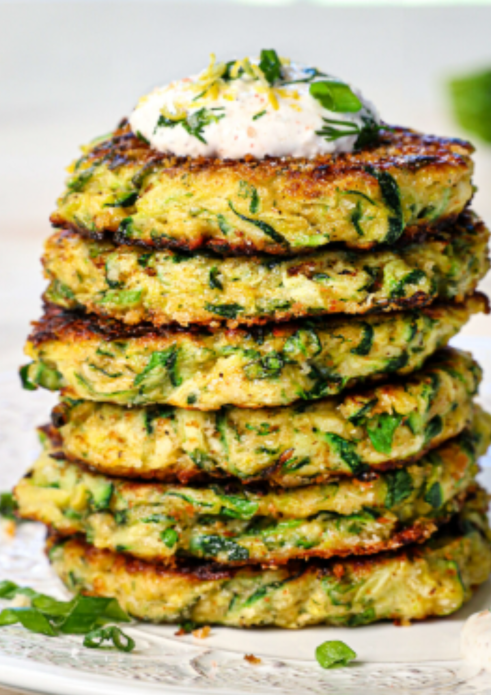 Beignets de Courgettes Ultra-Croustillants 🥒 (L’Astuce pour qu’ils ne soient jamais mous !)